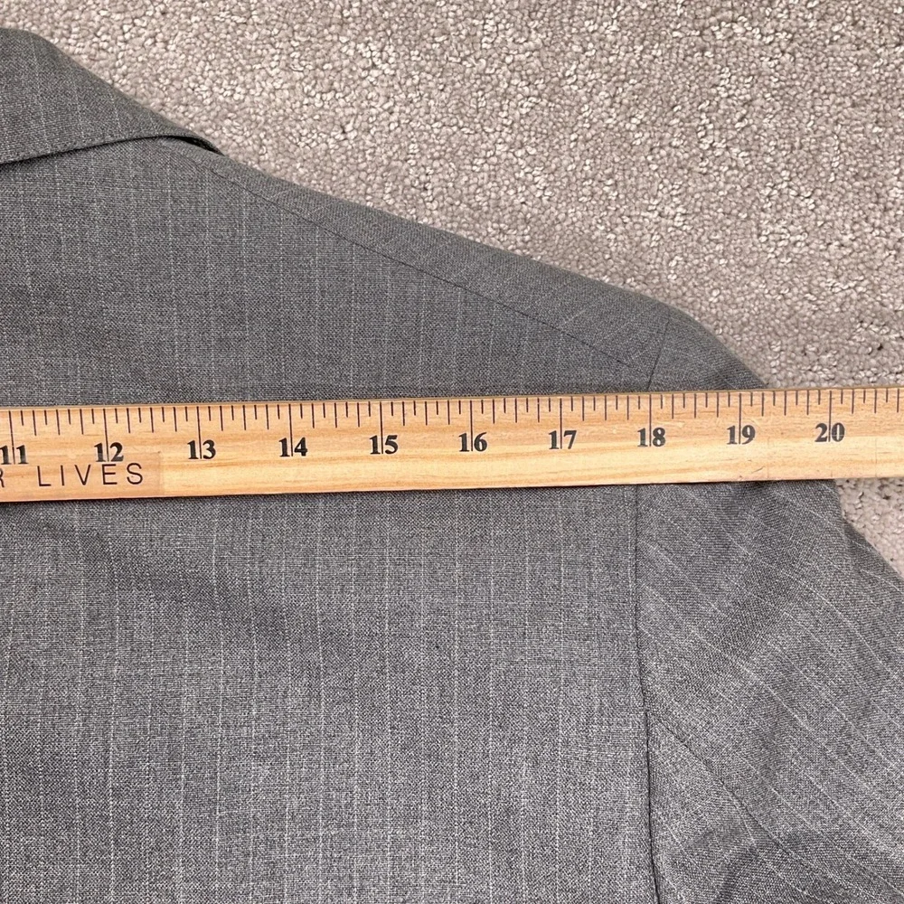 JOS A Bank Suit Men 42 32W‎ 29L Gray Pinstripe Modern Fit Career Classic